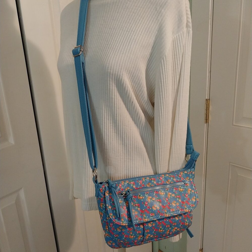3359 Small Bueno Crossbody in Teal Blue Print. - Picture 2 of 10